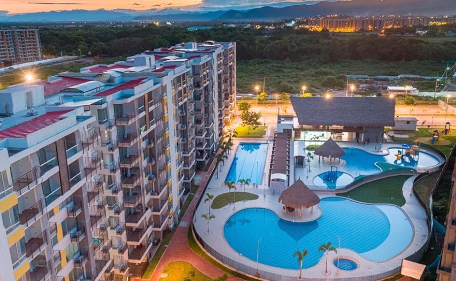 Marquis Enclave, With Pool Access And Apartment