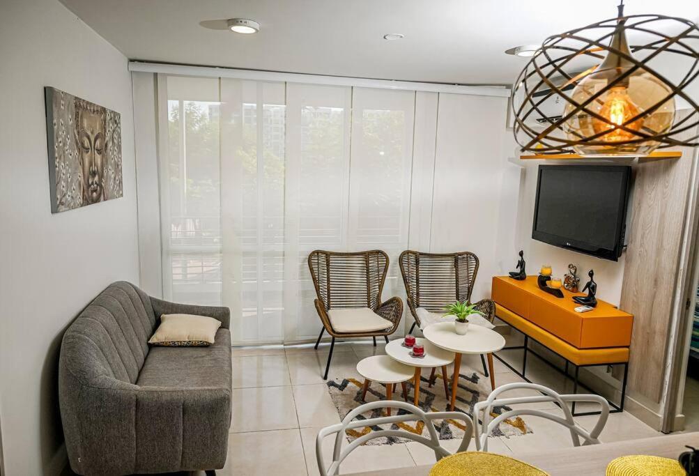 Marquis Enclave, With Pool Access And Ricaurte