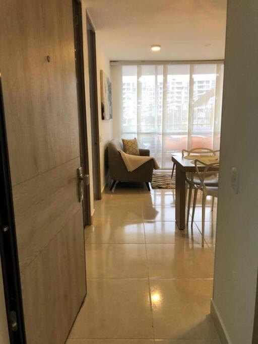 Marquis Enclave, With Pool Access And Apartment