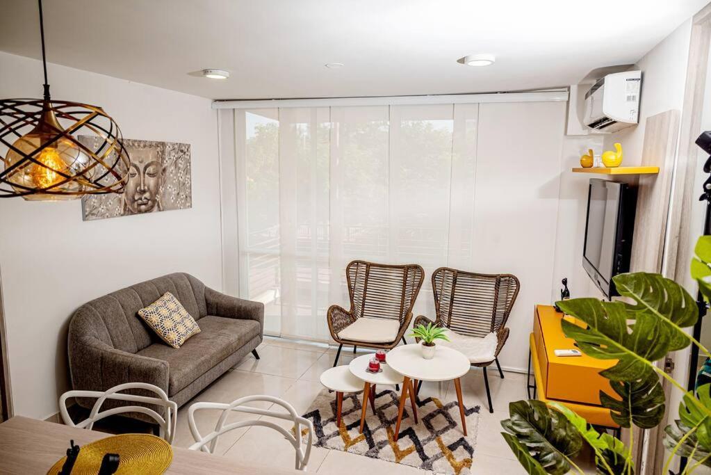 Apartment Marquis Enclave, With Pool Access And *