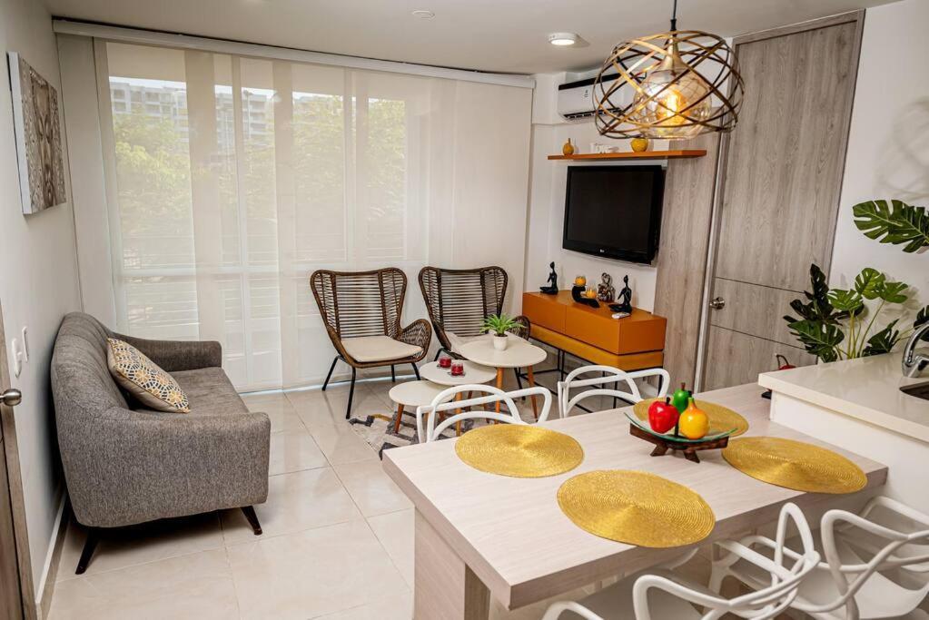 Apartment Marquis Enclave, With Pool Access And