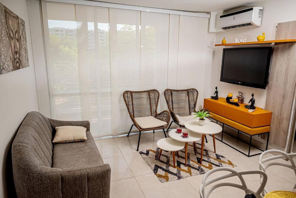 Apartment Marquis Enclave, With Pool Access And *