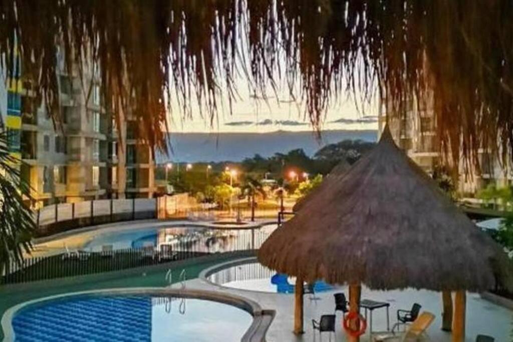 Apartment Marquis Enclave, With Pool Access And *